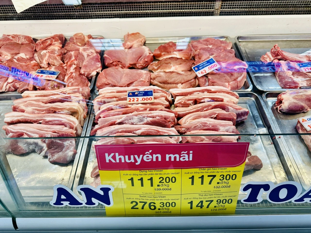 Giá heo hơi hôm nay 10.6.2025: Giá heo cao, gia cầm đồng loạt tăng- Ảnh 1.
