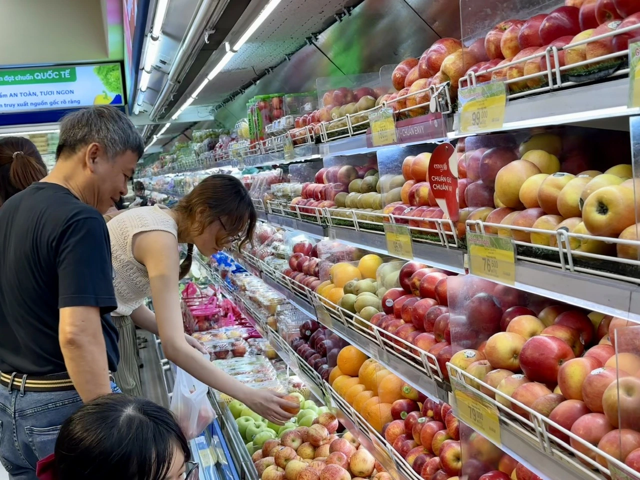 Người Việt chi 1.000 tỉ đồng mỗi tháng 'ăn' táo Mỹ- Ảnh 1.