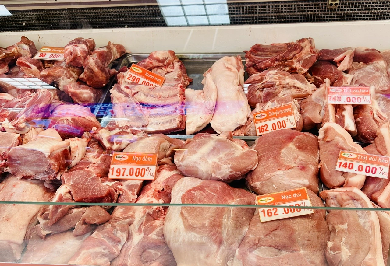 Giá heo hơi hôm nay 13.5.2025: Tăng ở một số địa phương- Ảnh 1.
