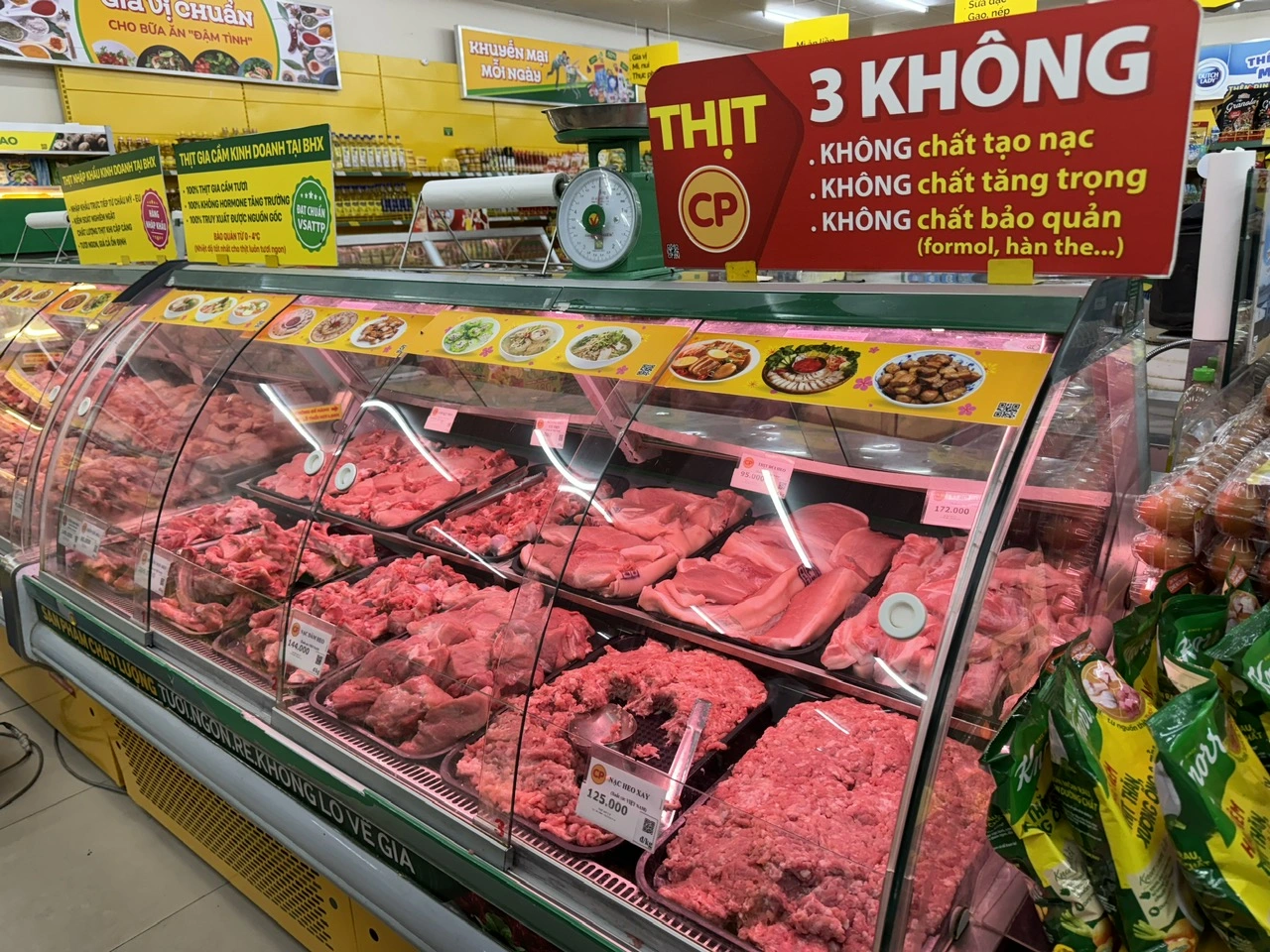 Giá heo hơi hôm nay 12.5.2025: Giảm nhẹ vài nơi - Ảnh 1.