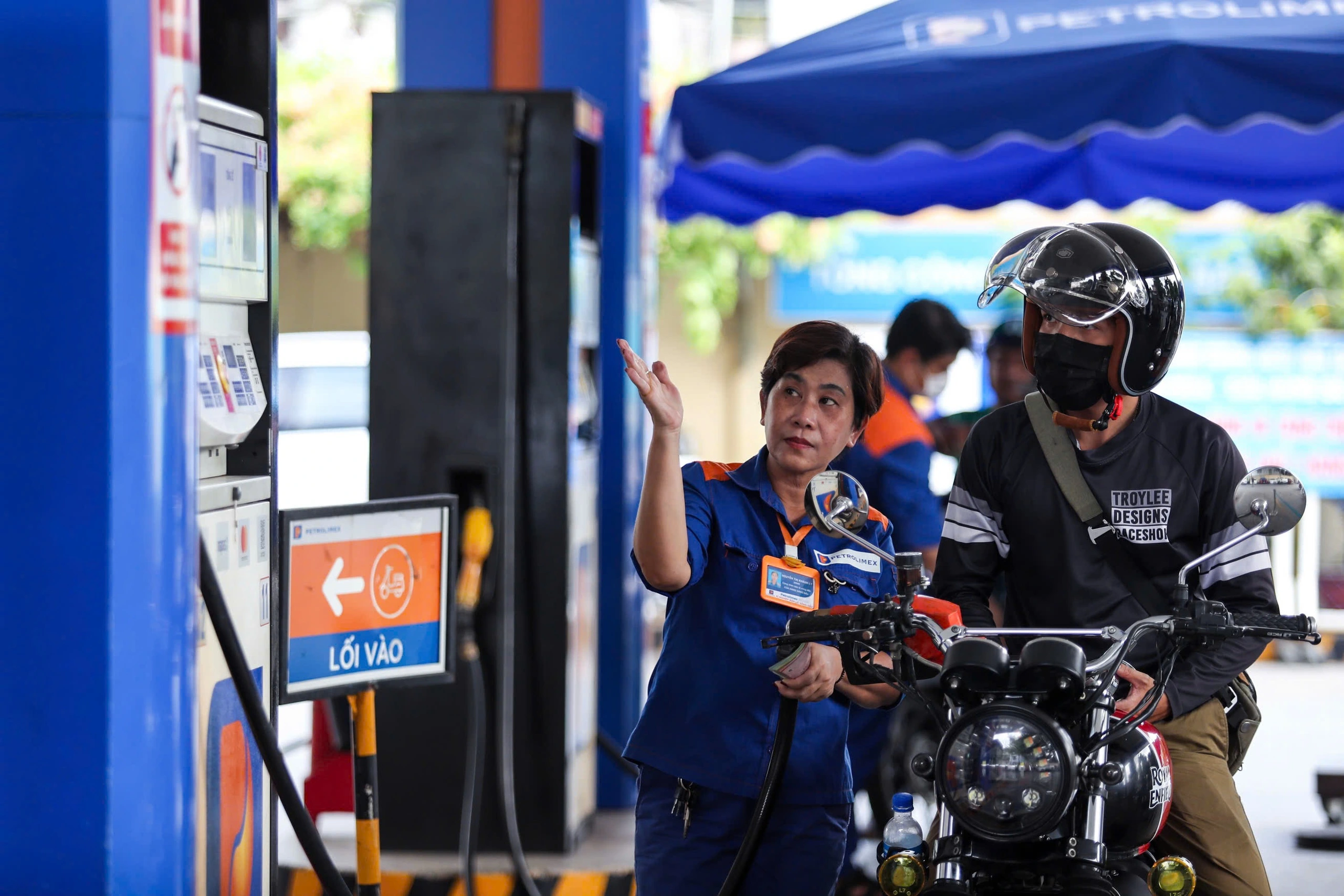 Cập nhật giá xăng dầu ngày 4.6.2025: Xu hướng điều chỉnh trong nước ra sao?- Ảnh 1.